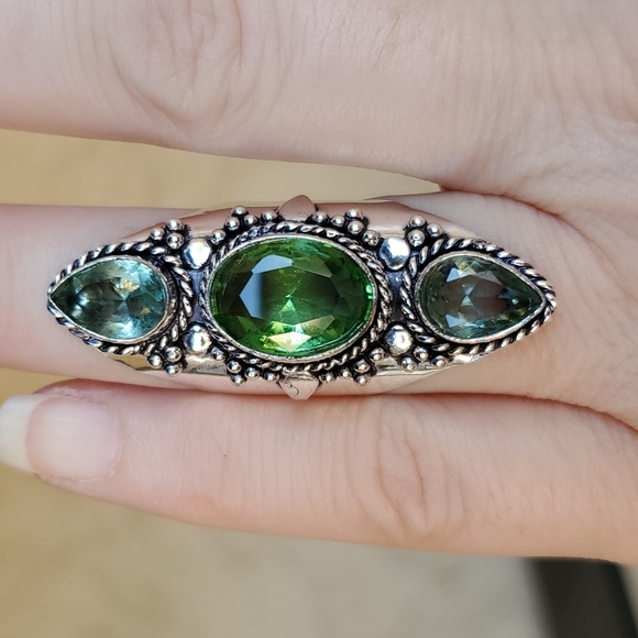 New Tsavorite 925 Silver Statement Ring. - Picture 2 of 16